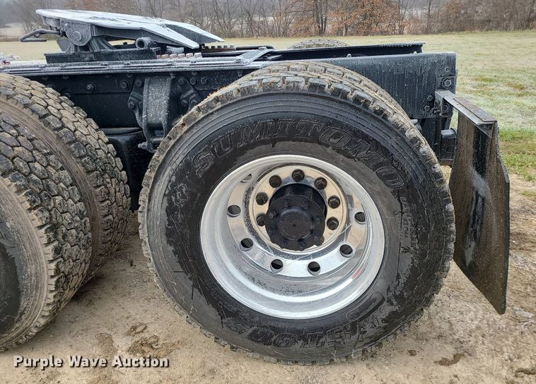 image for item LJ9448 2008 Peterbilt 388  semi truck