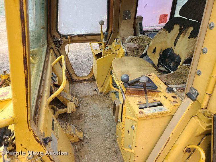 image for item LJ9449 1989 Caterpillar 943  track loader