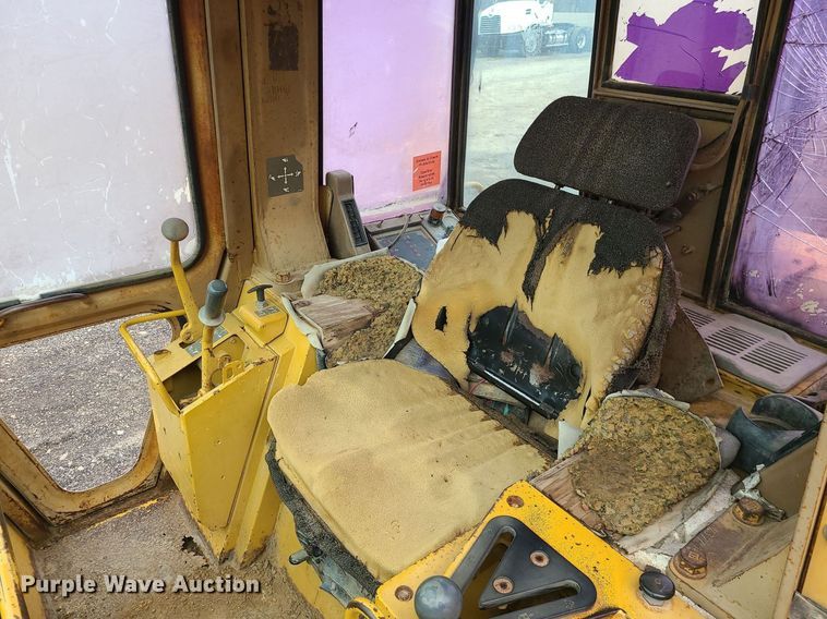 image for item LJ9449 1989 Caterpillar 943  track loader