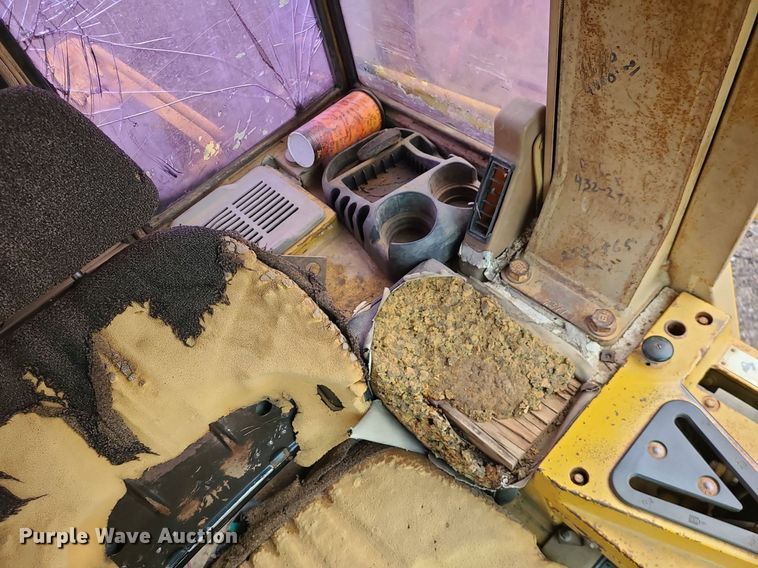 image for item LJ9449 1989 Caterpillar 943  track loader