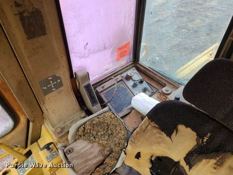 image for item LJ9449 1989 Caterpillar 943  track loader