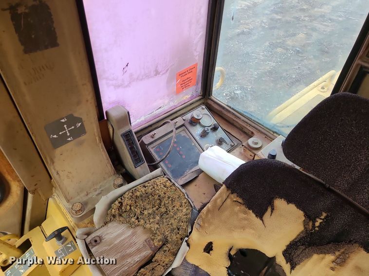 image for item LJ9449 1989 Caterpillar 943  track loader