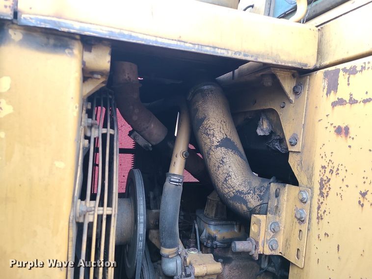 image for item LJ9449 1989 Caterpillar 943  track loader