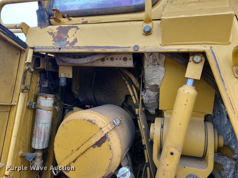 image for item LJ9449 1989 Caterpillar 943  track loader