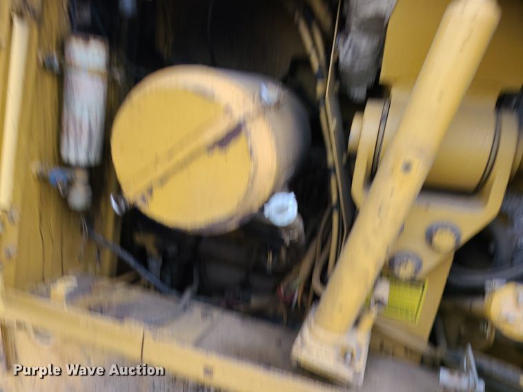 image for item LJ9449 1989 Caterpillar 943  track loader