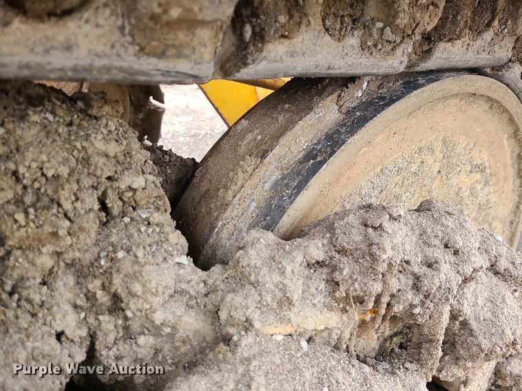 image for item LJ9449 1989 Caterpillar 943  track loader