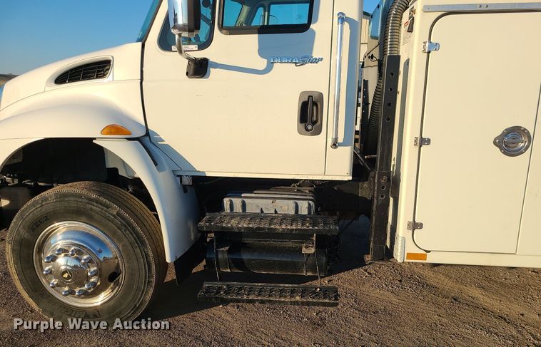 image for item LJ9463 2013 International DuraStar 4300  utility / service truck