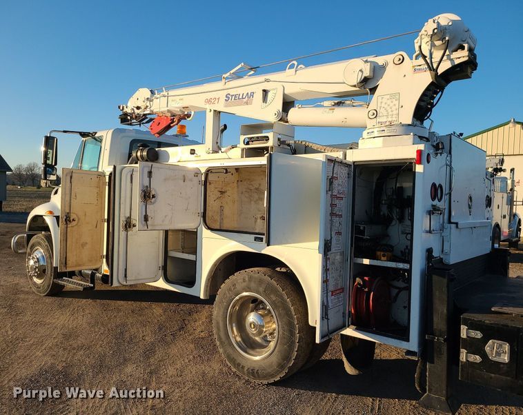 image for item LJ9463 2013 International DuraStar 4300  utility / service truck