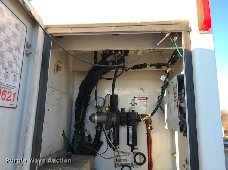 image for item LJ9463 2013 International DuraStar 4300  utility / service truck