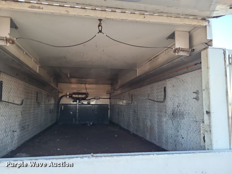 image for item LJ9463 2013 International DuraStar 4300  utility / service truck