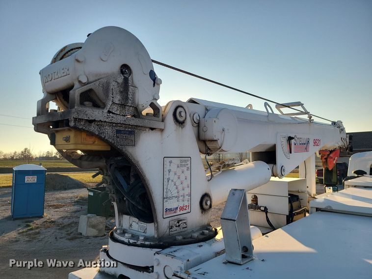 image for item LJ9463 2013 International DuraStar 4300  utility / service truck