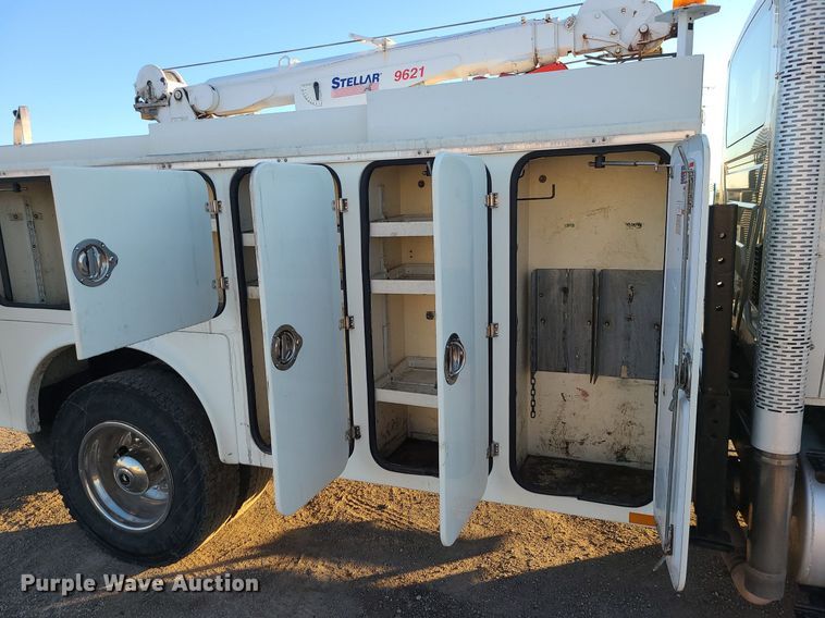 image for item LJ9463 2013 International DuraStar 4300  utility / service truck