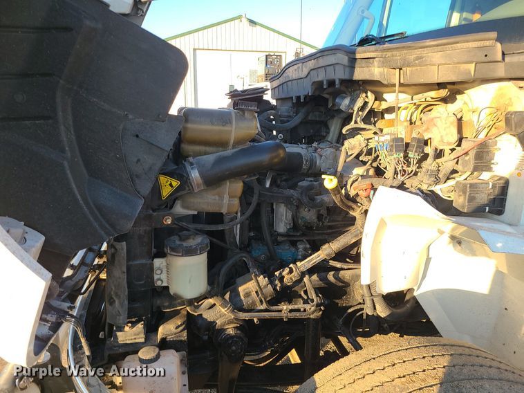 image for item LJ9463 2013 International DuraStar 4300  utility / service truck