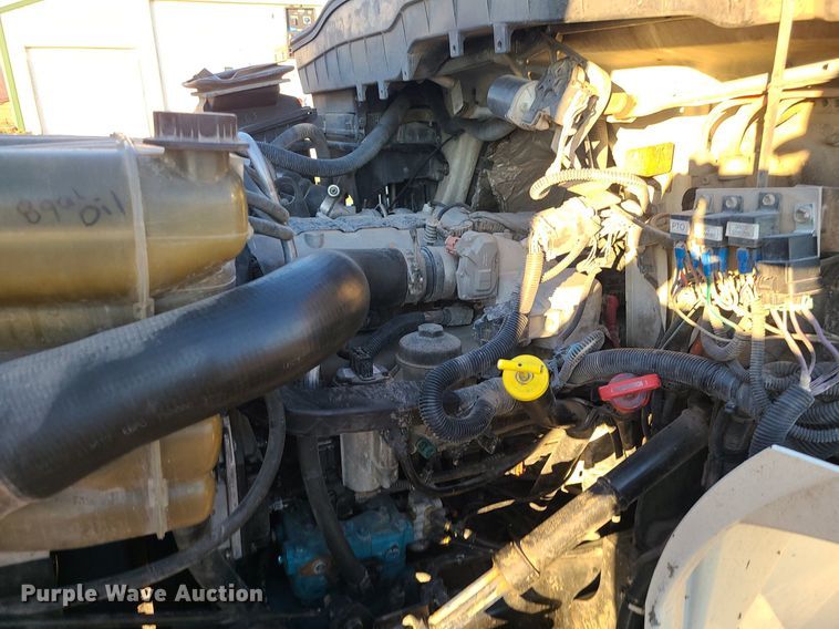 image for item LJ9463 2013 International DuraStar 4300  utility / service truck