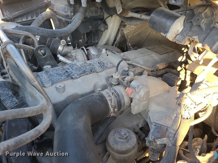 image for item LJ9463 2013 International DuraStar 4300  utility / service truck