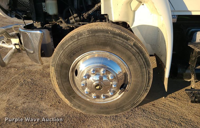 image for item LJ9463 2013 International DuraStar 4300  utility / service truck