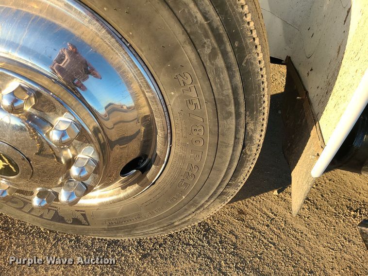 image for item LJ9463 2013 International DuraStar 4300  utility / service truck