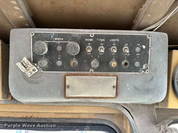 image for item LK9721 Kawasaki  wheel loader