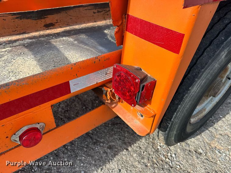 image for item LK9733 1984 Belshe T-2(3A)  equipment trailer