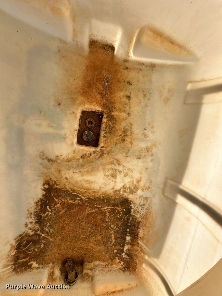 image for item LK9734 2005 Texas Bragg HH58WD70  tank trailer