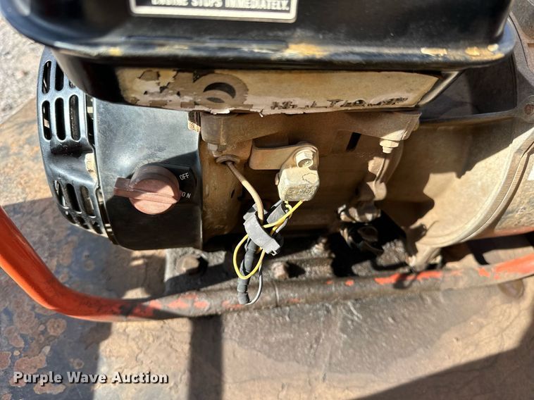 image for item LK9734 2005 Texas Bragg HH58WD70  tank trailer