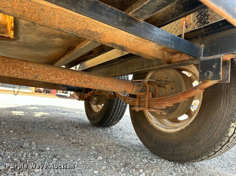 image for item LK9734 2005 Texas Bragg HH58WD70  tank trailer