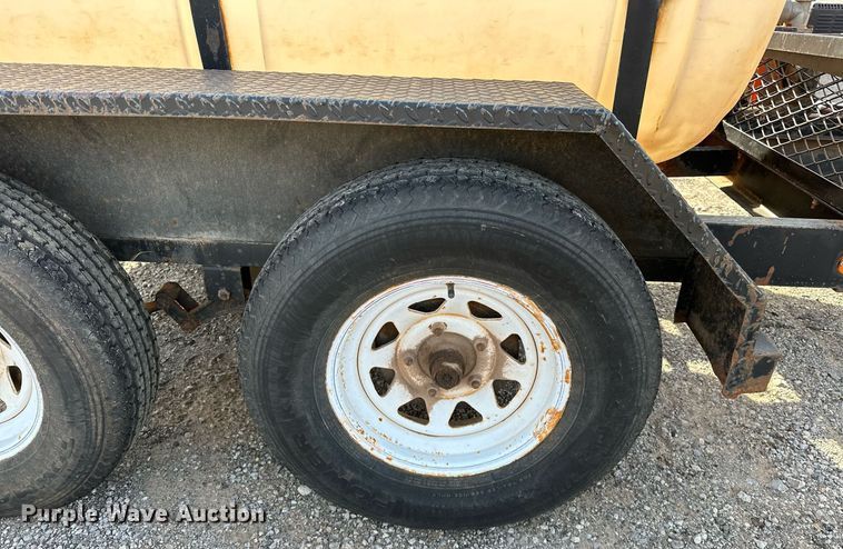 image for item LK9734 2005 Texas Bragg HH58WD70  tank trailer
