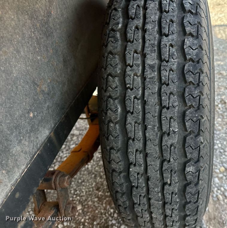 image for item LK9734 2005 Texas Bragg HH58WD70  tank trailer