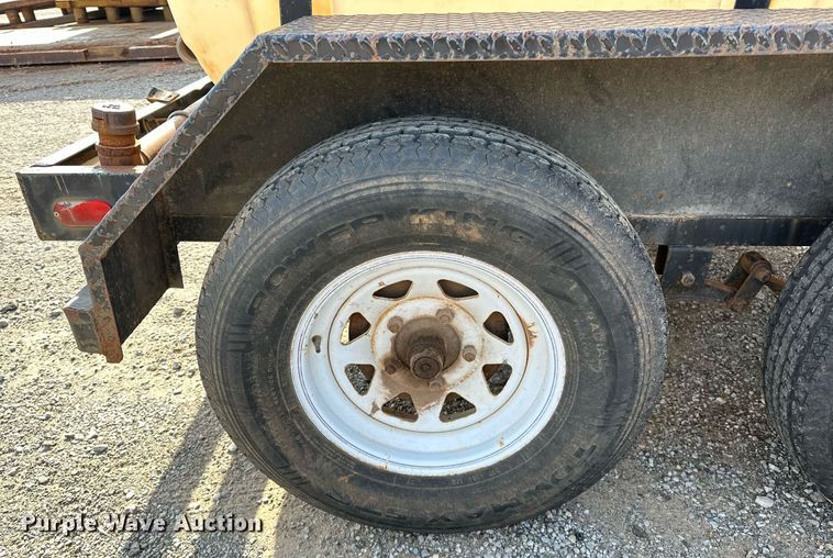 image for item LK9734 2005 Texas Bragg HH58WD70  tank trailer