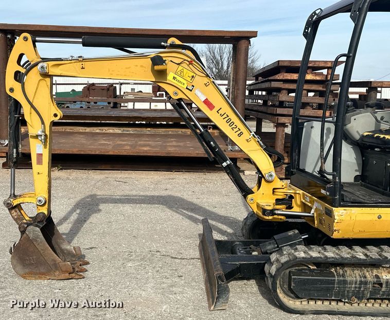image for item LK9735 Caterpillar 302.7D CR  mini excavator
