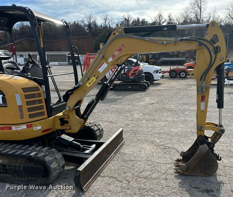 image for item LK9735 Caterpillar 302.7D CR  mini excavator