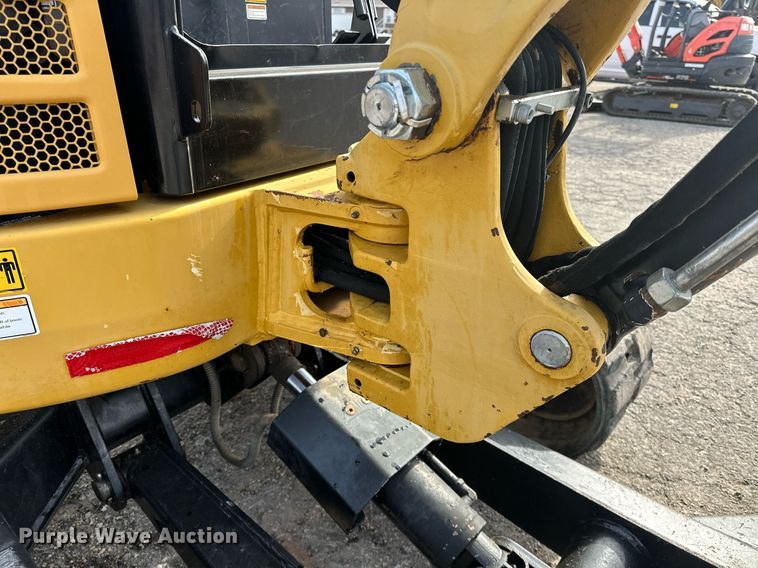 image for item LK9735 Caterpillar 302.7D CR  mini excavator