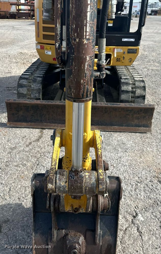 image for item LK9735 Caterpillar 302.7D CR  mini excavator