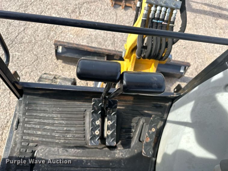 image for item LK9735 Caterpillar 302.7D CR  mini excavator