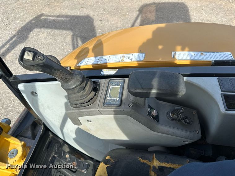 image for item LK9735 Caterpillar 302.7D CR  mini excavator