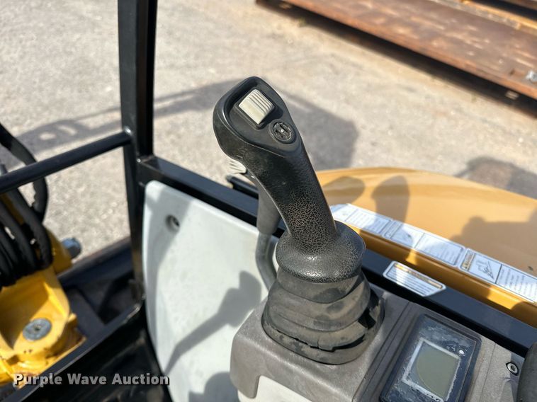 image for item LK9735 Caterpillar 302.7D CR  mini excavator