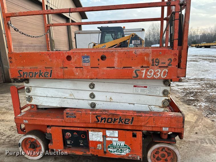 image for item LO9445 Snorkel S1930  scissor lift