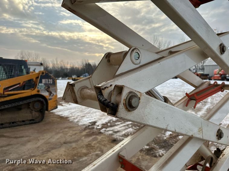 image for item LO9445 Snorkel S1930  scissor lift