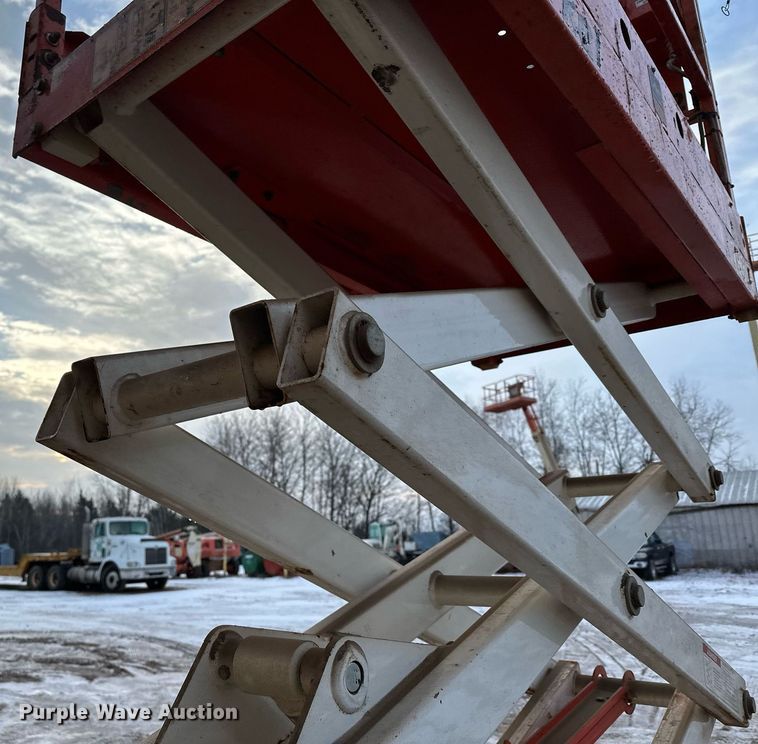image for item LO9445 Snorkel S1930  scissor lift