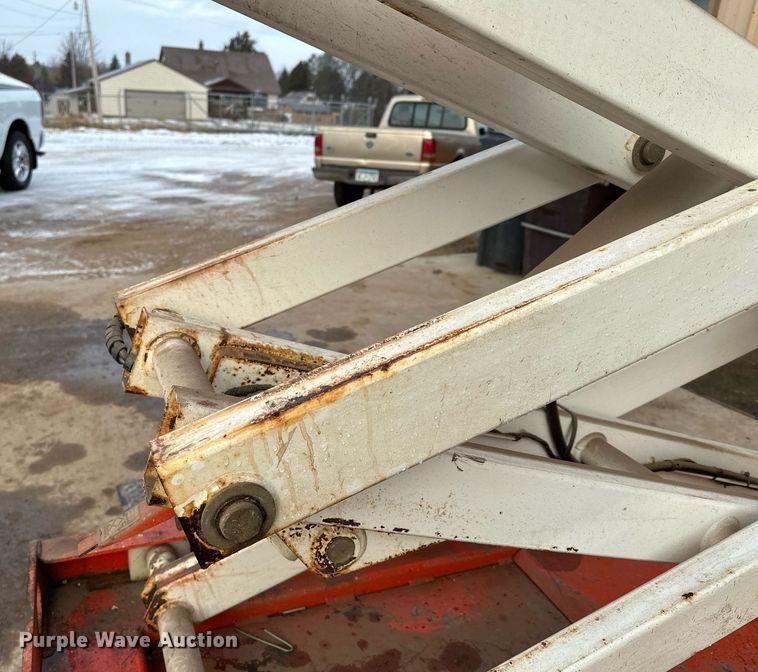 image for item LO9445 Snorkel S1930  scissor lift