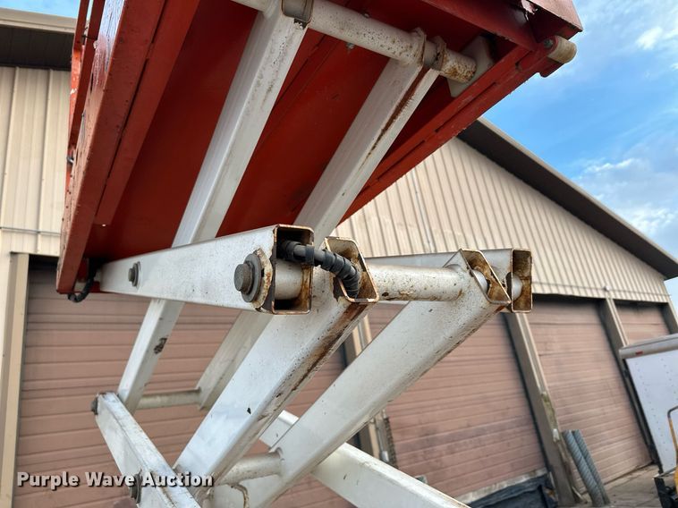 image for item LO9445 Snorkel S1930  scissor lift