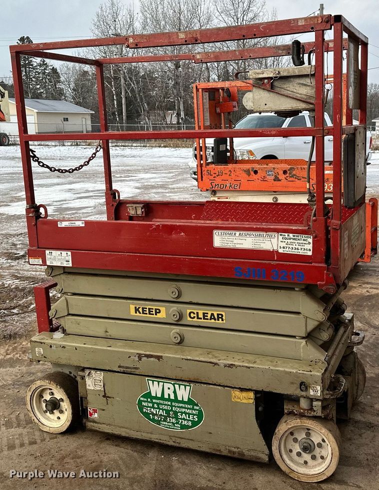 image for item LO9446 Sky Jack SJIII 3219  scissor lift