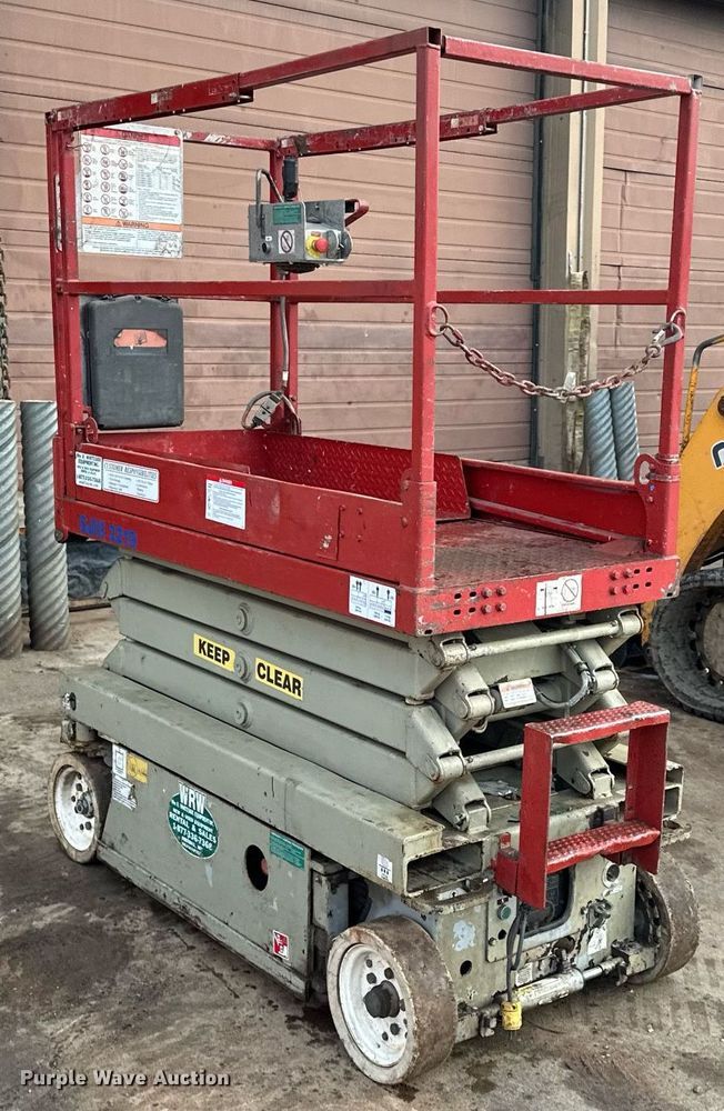image for item LO9446 Sky Jack SJIII 3219  scissor lift