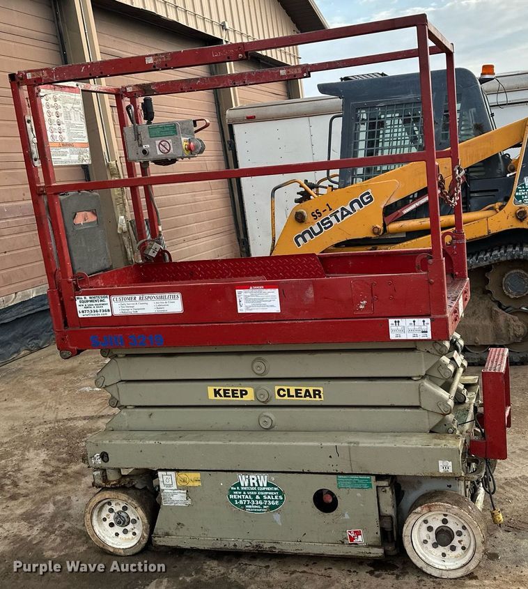 image for item LO9446 Sky Jack SJIII 3219  scissor lift