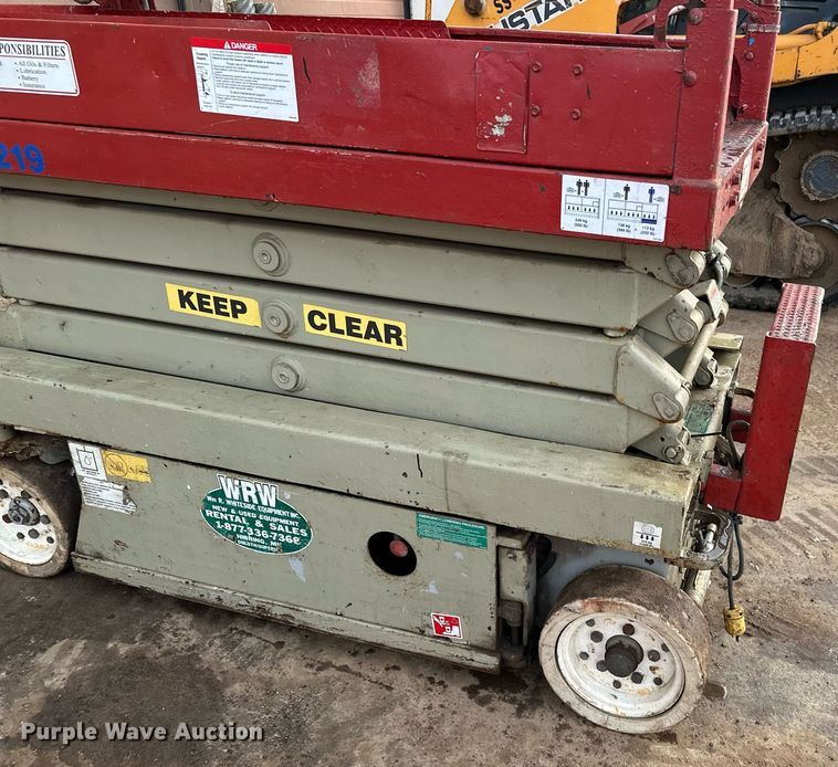 image for item LO9446 Sky Jack SJIII 3219  scissor lift
