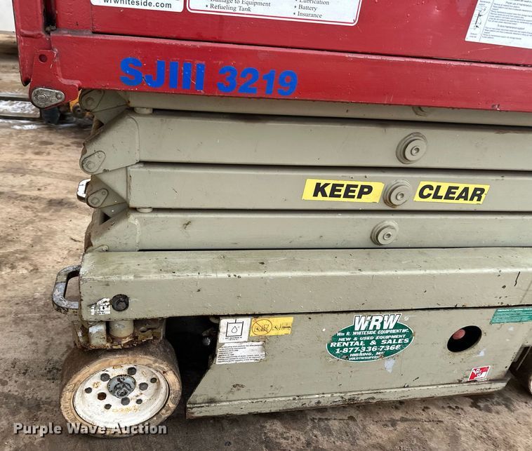 image for item LO9446 Sky Jack SJIII 3219  scissor lift