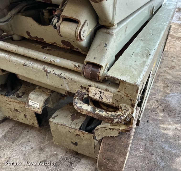 image for item LO9446 Sky Jack SJIII 3219  scissor lift