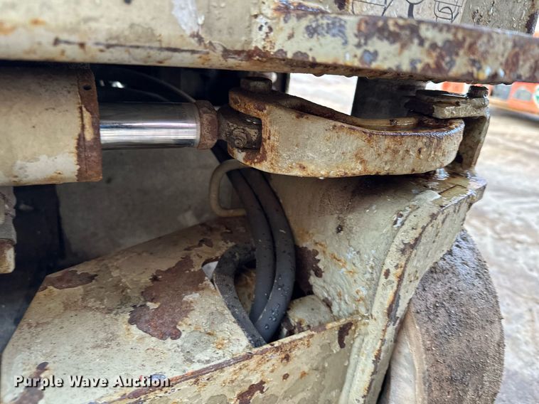 image for item LO9446 Sky Jack SJIII 3219  scissor lift