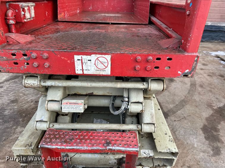 image for item LO9446 Sky Jack SJIII 3219  scissor lift