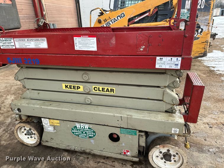 image for item LO9446 Sky Jack SJIII 3219  scissor lift